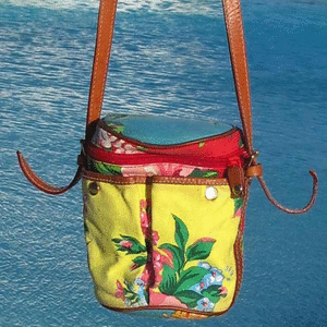 Adrianne Vitadini Vintage Bag Floral