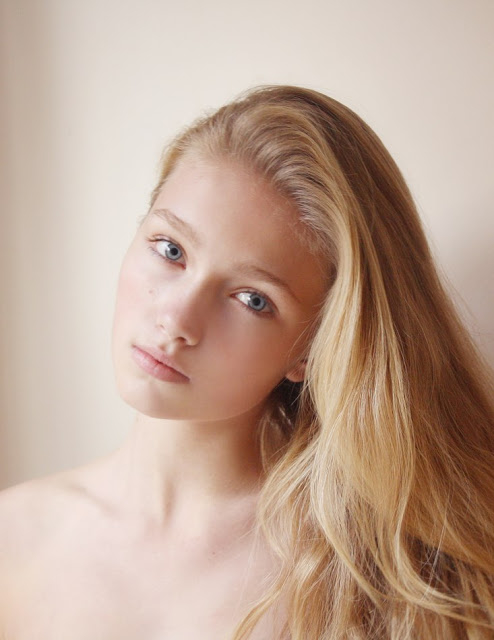 Classify Dutch Model Romy Van De Laar 