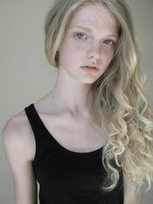 Classify Dutch Model Annemarie Kuus